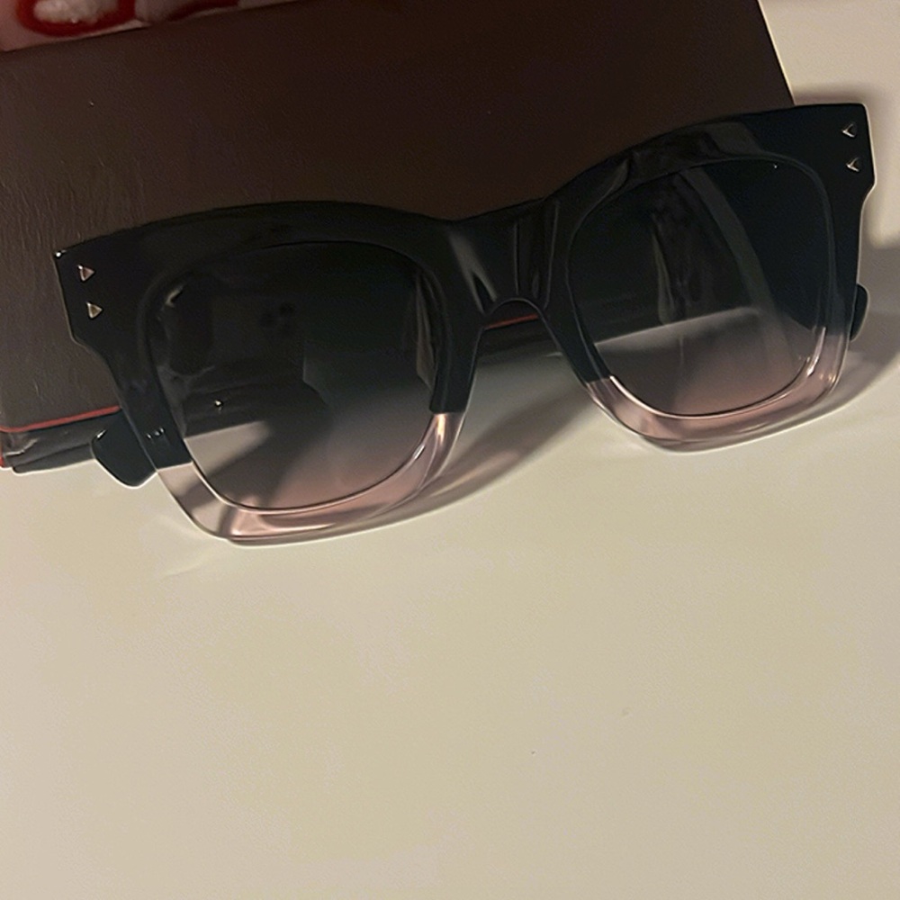 Chic Black and Pink Women's Sunglasses